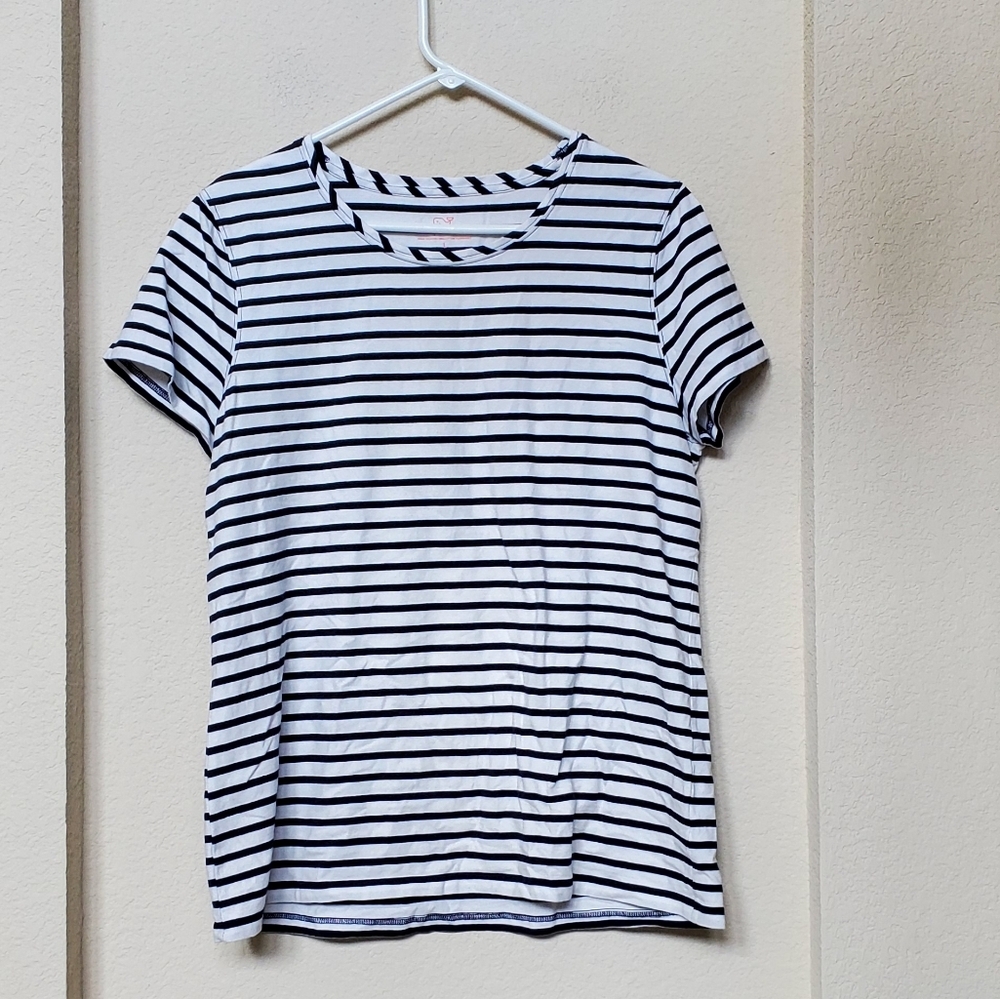 Vineyard Vines Navy and White Short Sleeve Tee.  Size Large